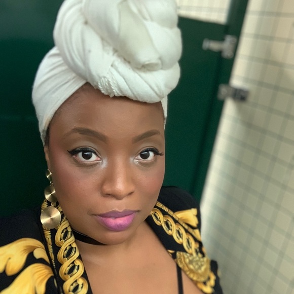 Meet your Posher, Monique - Picture 1 of 1